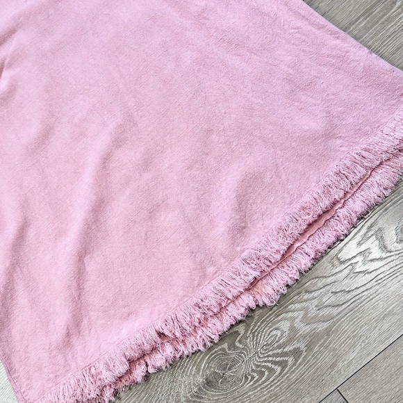 Umgee Crochet Sleeve Fringe Linen Blend Top - Picture 6 of 14